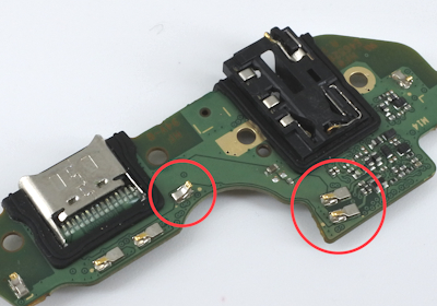 PCBに装着されたフィンガーストリップガスケットに電磁波シールドと接地の機能を実行