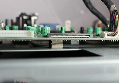 導電性フォームガスケットを用いたPCB接地事例