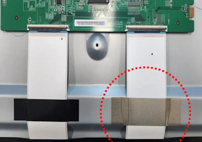ノートパソコンに接続されて導電性テープ