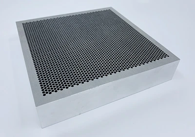 高周波用ハニカム通気孔