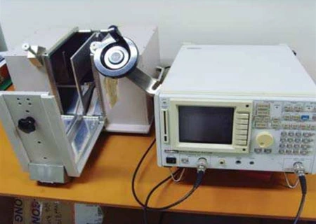 電磁波遮蔽率の測定 Advantest法